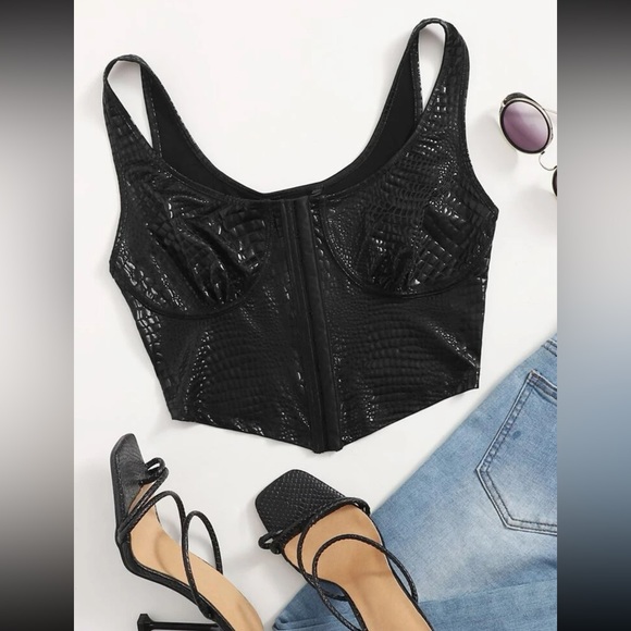 💄2 for 15$💄Shein Women’s Faux Leather Sleeveless Top Size Small (EU36) US - Picture 2 of 8